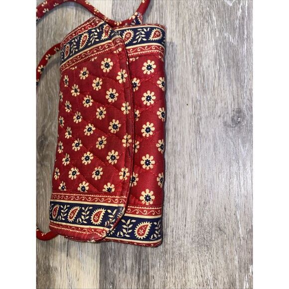 Vera Bradley "Americana Red" Floral/Paisley Wallet Trifold Clutch Crossbody - Picture 5 of 11